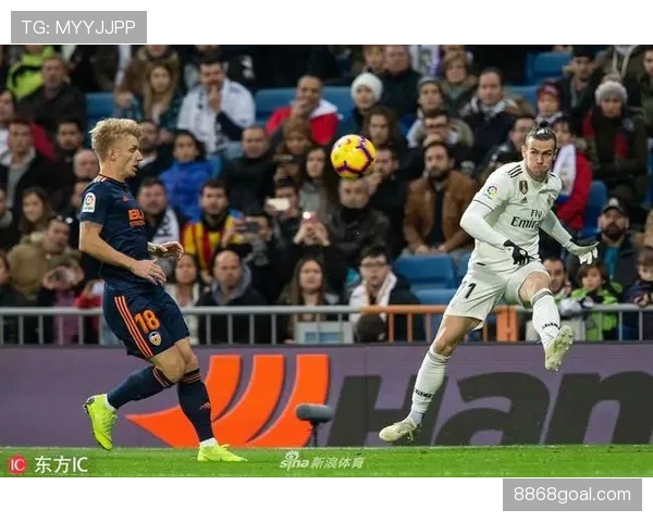 本泽马与贝尔的战术定位差异如何影响比赛影响力？